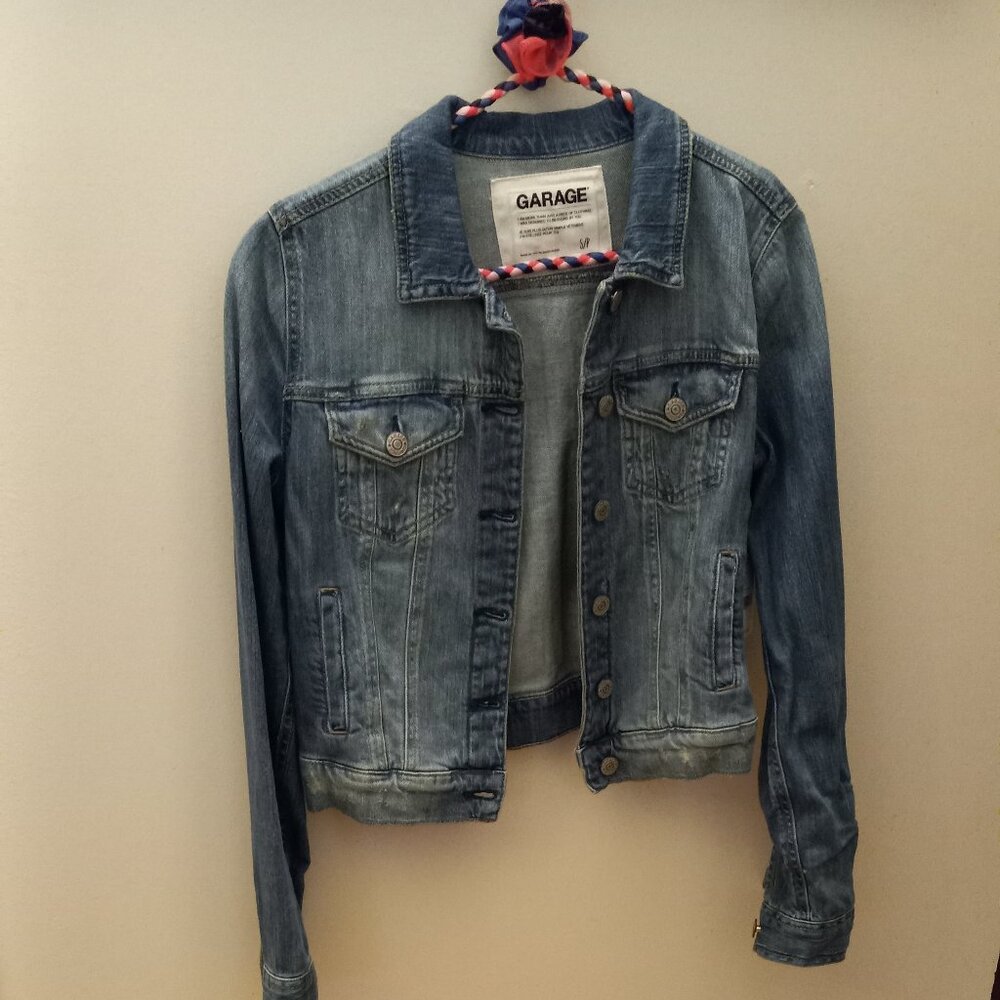 JEAN JACKET SMALL NEW WITH TAG